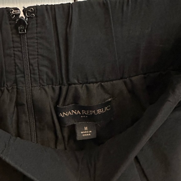Banana Republic Factory - Basic Black Skirt - Picture 2 of 3